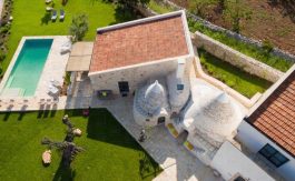charming trulli in valle d'itria,villas with pool