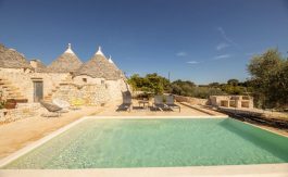 Trulli with pool in Locorotondo